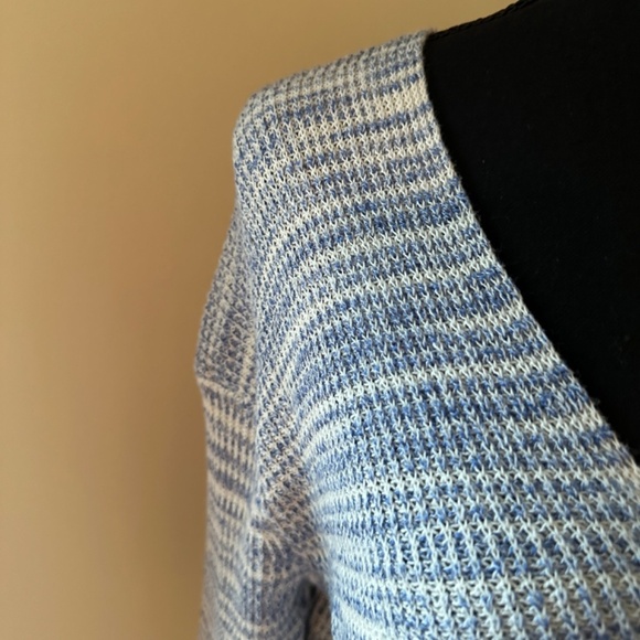**EXPRESS* Blue x White Knitted Sweater Size XS - Picture 3 of 7